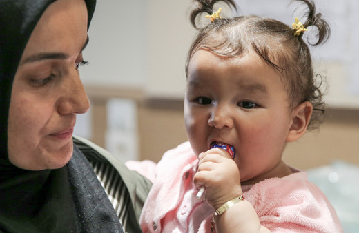 7 aylık bebeğin karnından 400 binde 1 görülen tümör çıktı