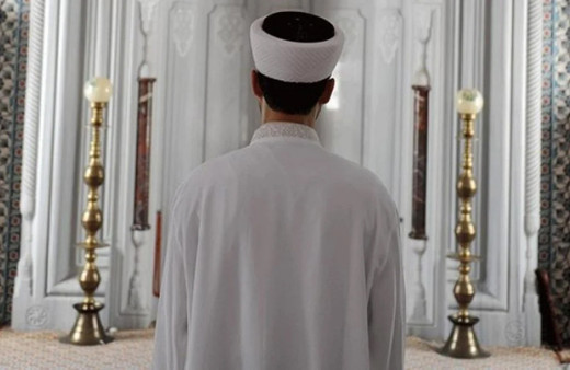 Diyanet'ten imamlara sosyal medya talimatı: Siyasi tarafsızlığı koru