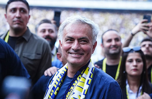 Mourinho'dan flaş transfer mesajı! Galatasaray'ın transferini duyurdu