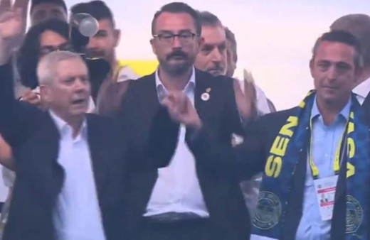 Ali Koç elini kaldırmak istedi, Aziz Yıldırım izin vermedi