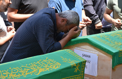 İliç'te cansız bedenlerine ulaşılan maden işçileri için cenaze töreni düzenlendi