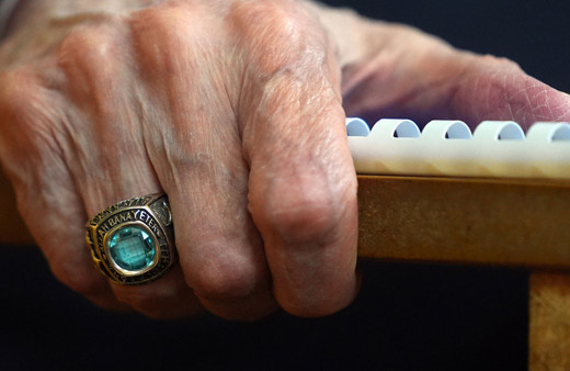 MHP Genel Başkanı Devlet Bahçeli'nin yüzüğü ve rozeti gündem oldu! Üzerinde bakın ne yazıyor