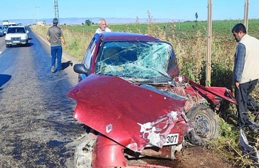 Diyarbakır'da minibüs ile otomobil çarpıştı! Çok sayıda yaralı var