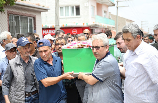 Eskişehir'deki dede katliamı: Anne-oğul aynı tabutta son yolculuğuna uğurlandı