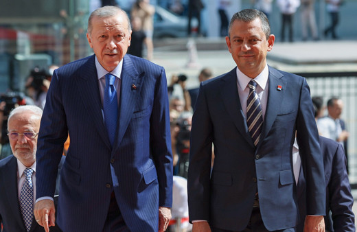 Cumhurbaşkanı Erdoğan, CHP Genel Başkanı Özel ile bayramlaştı