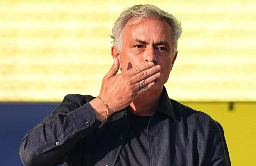 127 milyon Euro'luk golcü Fenerbahçe'ye geliyor! Portekizli yıldızı Jose Mourinho ikna edecek