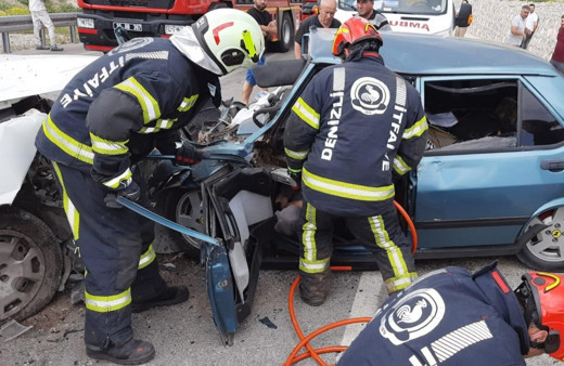 Denizli'de korkunç kaza: 1 ölü 4 yaralı