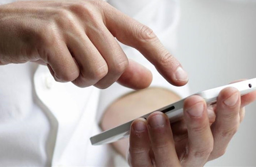 Los Angeles'ta okullarda cep telefonu ve sosyal medya kullanımı kararı