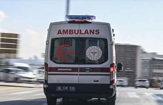 İzmir'de bir kişi boşanma aşamasındaki karısını bıçakla öldürdü