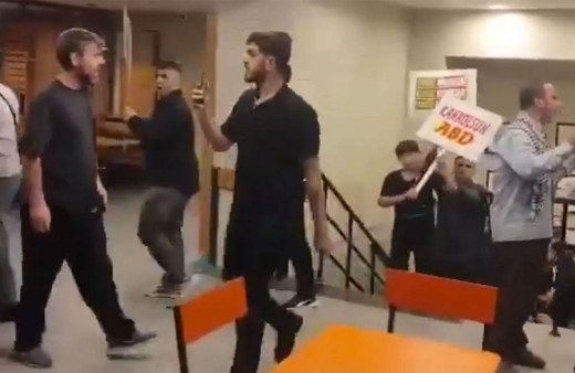 Diyarbakır'da 'Gazze' eylemi: Tekbir getirip Burger King'i bastılar