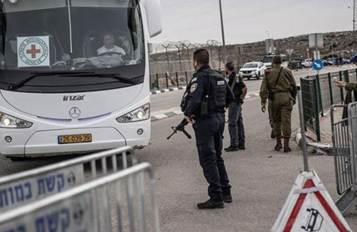 Filistinliler avukatlarıyla görüşmemeleri için işkenceyle tehdit ediliyor