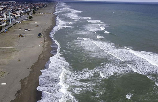 Bayrakları kırmızıya çevirdiler! Bugün de yasaklandı
