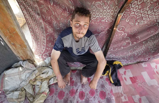 İsrail'in işkence ettiği Gazzeli Bedir Dahlan ailesine kavuştu