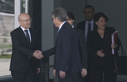 Mehmet Şimşek CHP'yi eleştiren Faruk Çelik'in yorumunu paylaştı