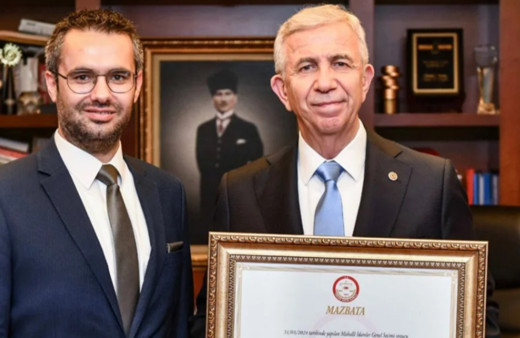 Mansur Yavaş'ın 15 yıllık danışmanı görevinden istifa etti