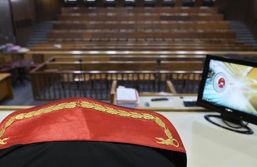 4 bin 340 hakim, savcı ve mahkeme üyesinin görev yeri değişti