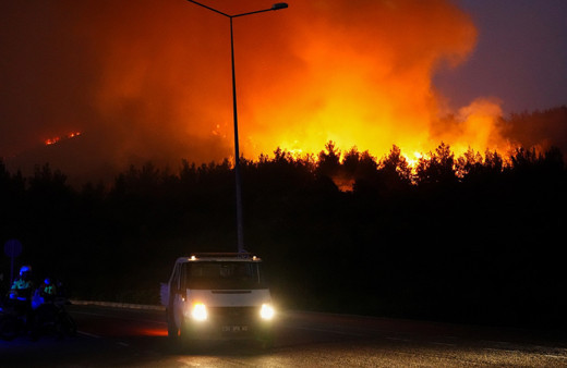 İzmir'deki orman yangınları kontrol altına alındı! Acı bilançoyu Bakan Yumaklı açıkladı