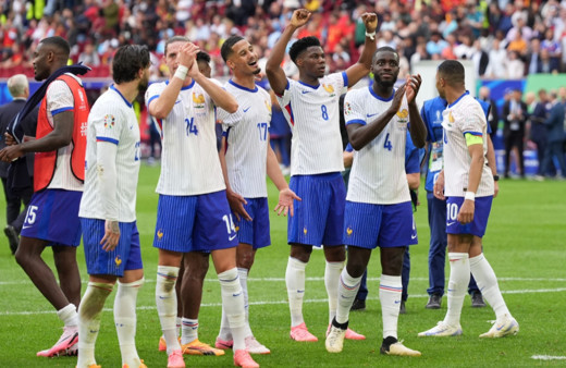 Fransa çeyrek final biletini tek golle kaptı