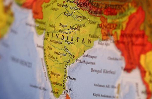 Hindistan'da ayin sırasında izdiham! Onlarca kişi hayatını kaybetti