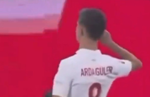 Arda Güler kendisine pet şişe atanlara gol asisti ve asker selamıyla yanıt verdi