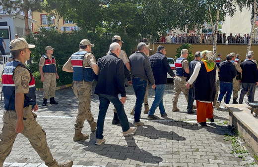 Ardahan ve Iğdır'da rüşvet operasyonu: 32 gözaltı