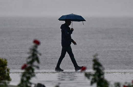 Sağanak, fırtına, gök gürültüsü! Meteoroloji peş peşe uyardı, İstanbul da listede