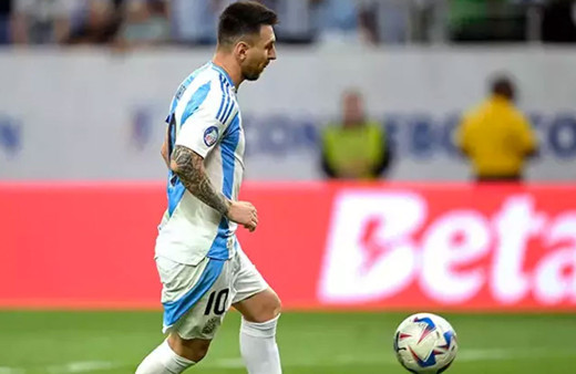 Messi penaltı kaçırdı Arjantin kalecisiyle yarı finale yükseldi