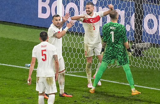 Hollanda-Türkiye maçı öncesi Almanlardan flaş karar!