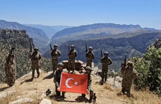 MSB görüntüleri paylaştı! Mehmetçik'ten Hollanda maçı öncesi A Milli Takım'a destek