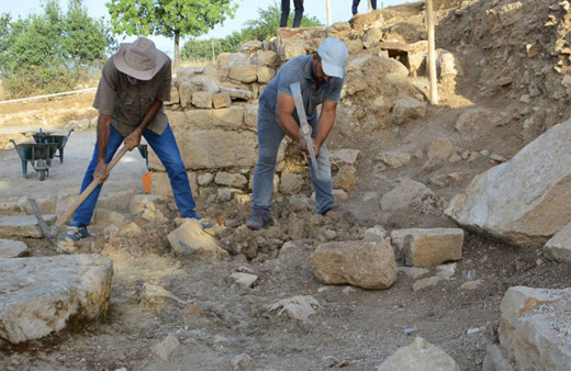 Diyarbakır'da 1500 yıllık kilise kazısında şaşırtan keşif! Yetkililer muhafaza altına aldı