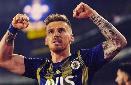 Fenerbahçe Serdar Aziz ile yolları ayırdı Mourinho ile görüşüp kamptan ayrıldı