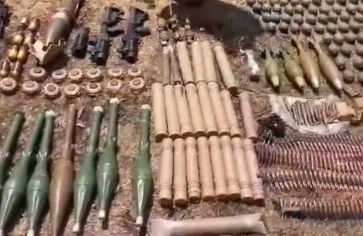 Irak'ın kuzeyinde çok sayıda silah, mühimmat ve teçhizat ele geçirildi