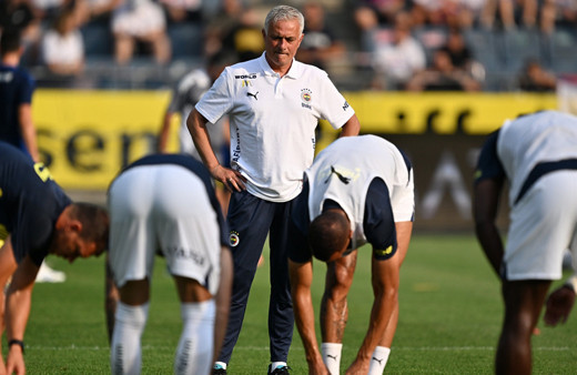 Fenerbahçe'de 3 futbolcu kadro dışı... Mourinho, Hajduk Split'e yenilgi sonrası o isimlerin üzerini çizdi!