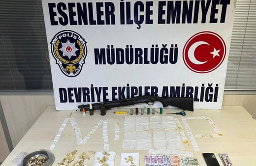 Uyuşturucu operasyonunda polise pompalı tüfek doğrultan şüpheli azılı çıktı