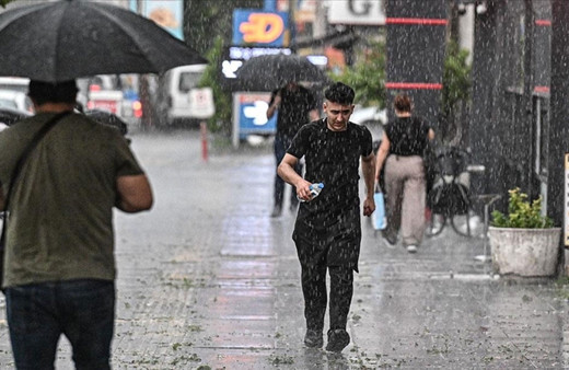 Bu illerde yaşayanlar dikkat! Meteoroloji uyardı: 3 saatlik periyotta...