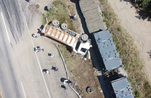 Çankırı'da tren ile kamyon çarpıştı! Ölü ve yaralılar var