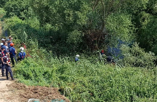 Denizli'de nehre devrilen otomobildeki 2 kişi hayatını kaybetti