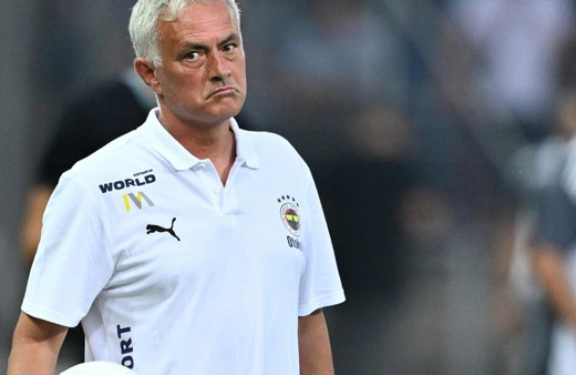 Fenerbahçe'de Mourinho iki yıldızın biletini kesti