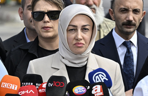 Ayşe Ateş, eşi Sinan Ateş'in dövdürdüğü gazetecilerden özür diledi