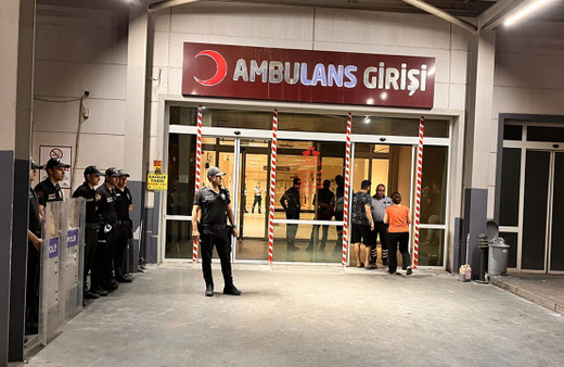 Televizyon tamircisi evde dehşet saçtı önüne gelene çekiçle saldırdı