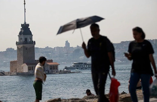 Sıcaklıklar yükselmeye devam edecek! AKOM'dan İstanbul için 'dışarı çıkmayın' uyarısı