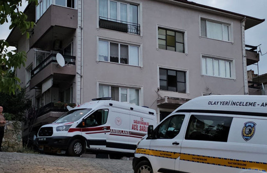 Sakarya'da bir kişi babasını öldürüp polise teslim oldu