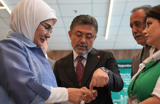 Emine Erdoğan, atıksız alışverişi teşvik eden marketi ziyaret etti