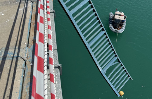 Adana'da bir otomobil köprüden baraj gölüne düştü! 4 kişi aranıyor