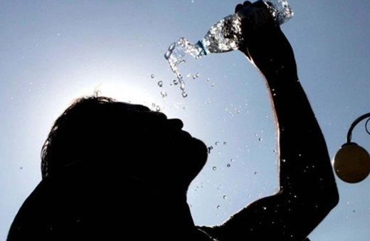 O şehirde termometreler resmen eridi! Hissedilen sıcaklık 62.5 derece...