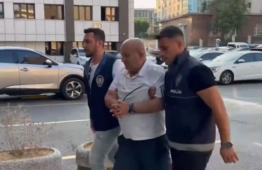 Sokak röportajında Hz. Muhammed'e hakaret eden şahıs yakalandı