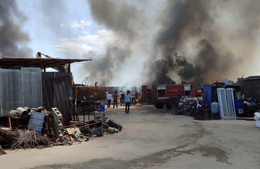 Geri dönüşüm tesisinde korkutan yangın