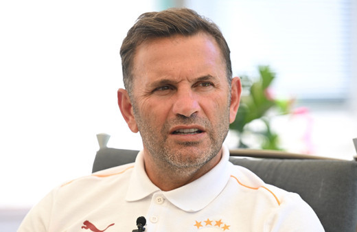 Okan Buruk'tan Mourinho ve Van Bronckhorst açıklaması