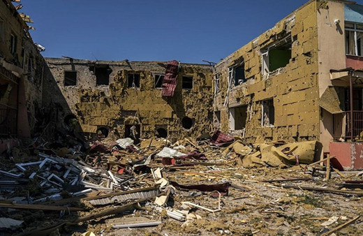 Rusya Ukrayna'nın doğusunda yavaş yavaş ilerliyor