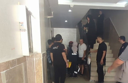Büyük panik! Asansör faciası, 4. kattan düştü yaralılar var